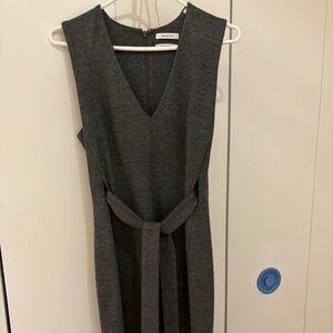 Aritzia Babaton V neck tie waist midi dress